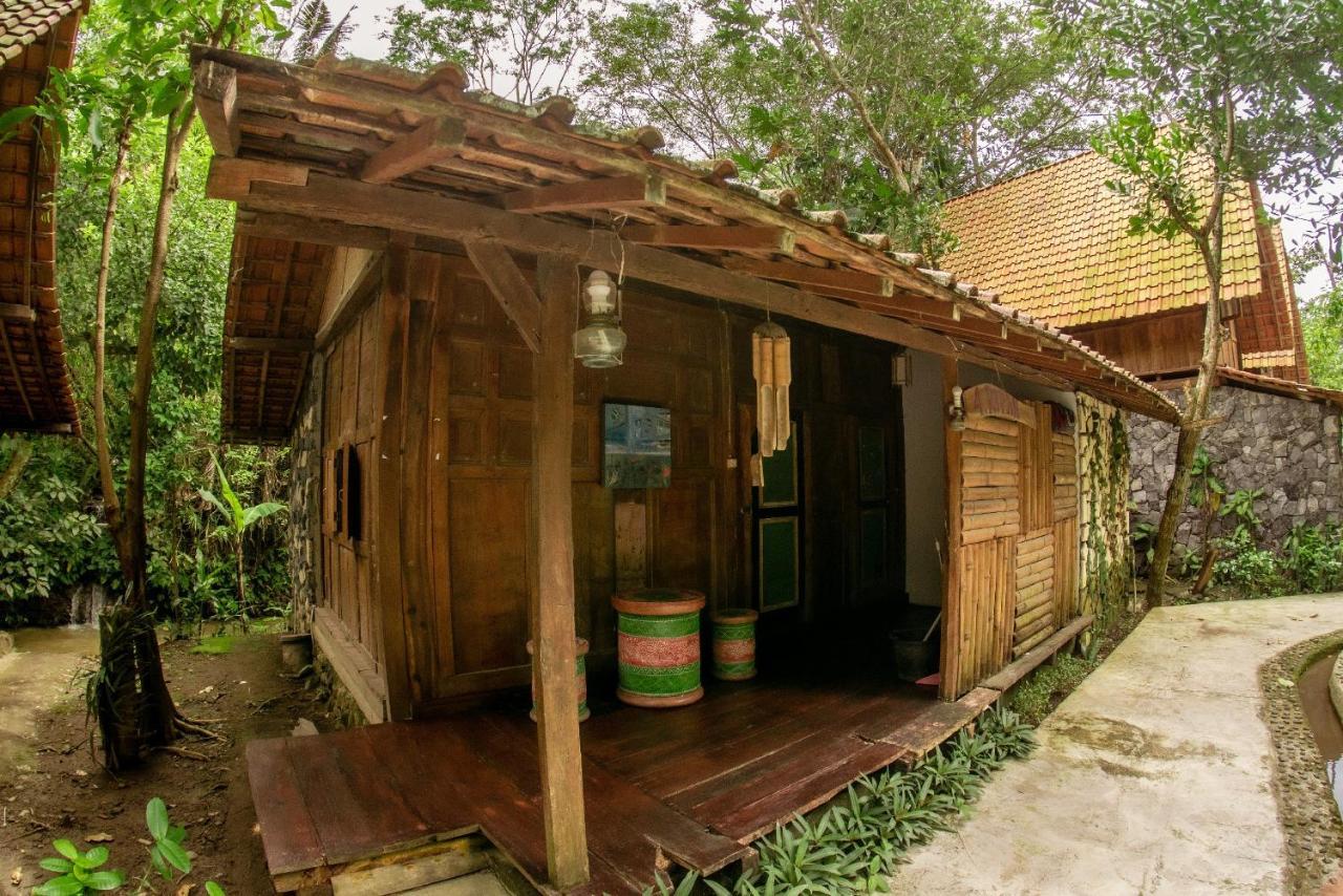 Villa Kampung Ayem Riverside Sleman  Bagian luar foto