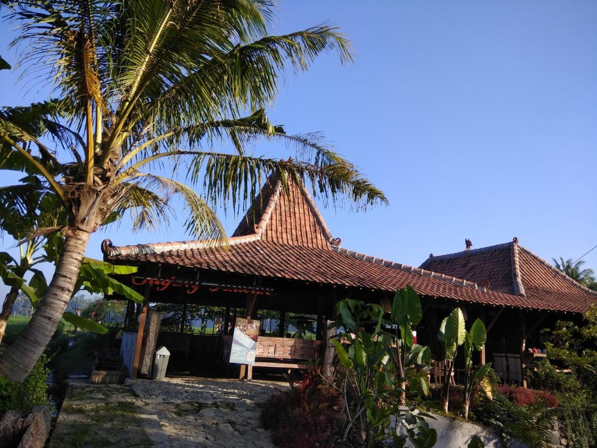 Villa Kampung Ayem Riverside Sleman  Bagian luar foto