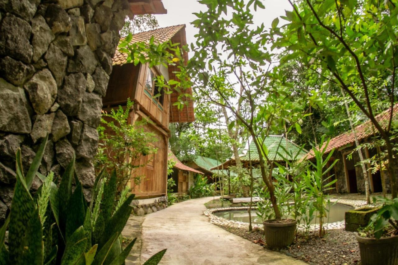 Villa Kampung Ayem Riverside Sleman  Bagian luar foto