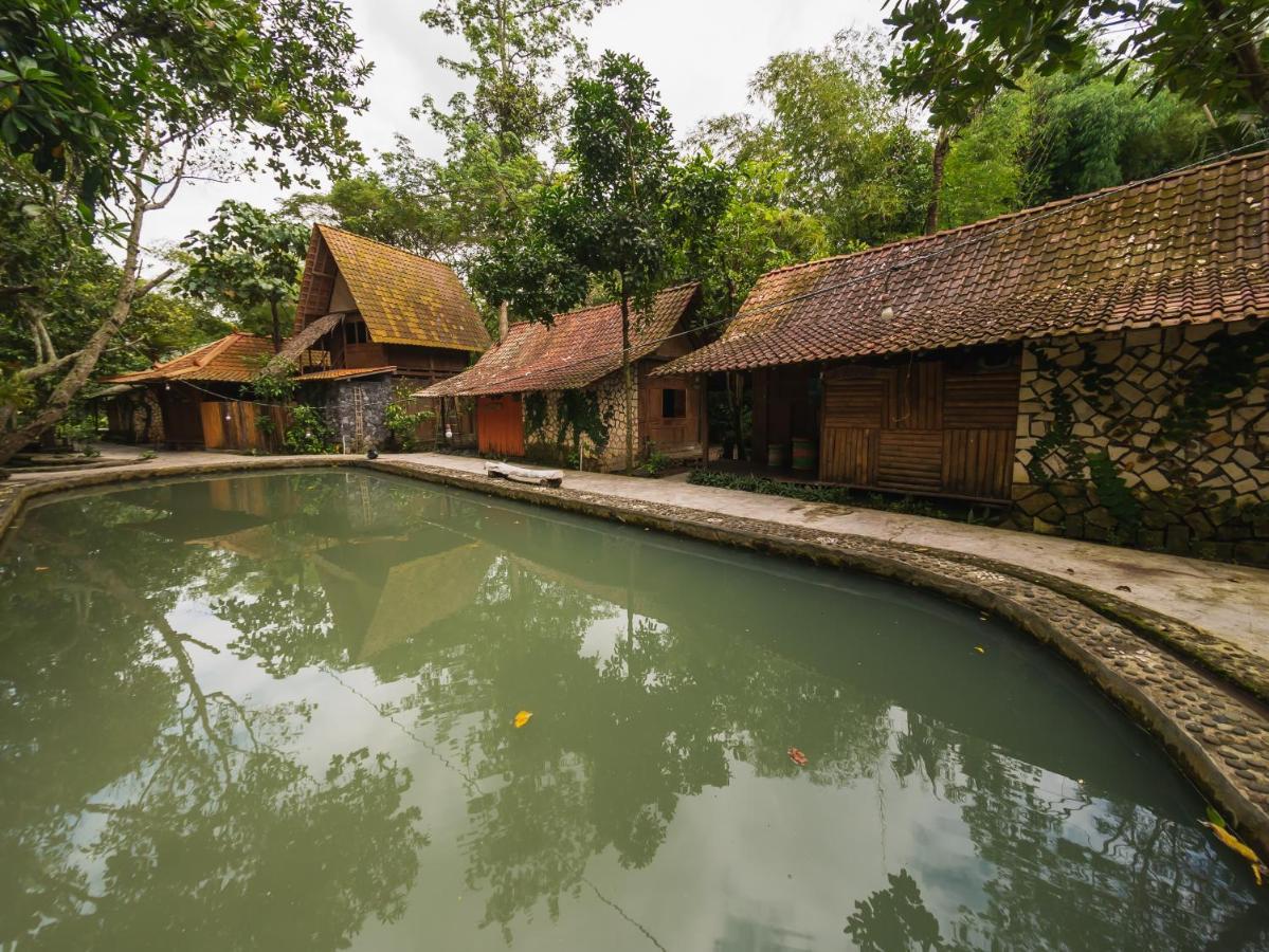 Villa Kampung Ayem Riverside Sleman  Bagian luar foto